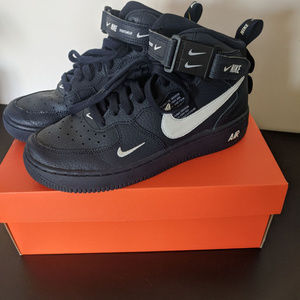 Nike Air Force 1 Mid Sneakers in Navy 5.5Y
